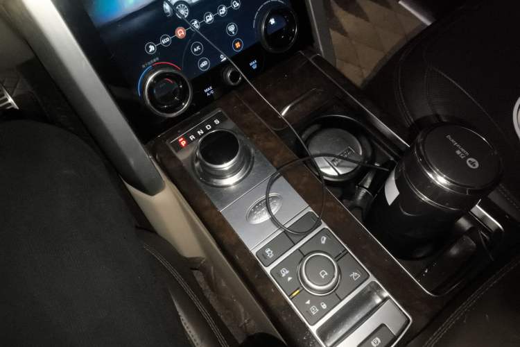 Used Land Rover Range Rover 2022 3.0 L6 360 PS Legacy Edition
