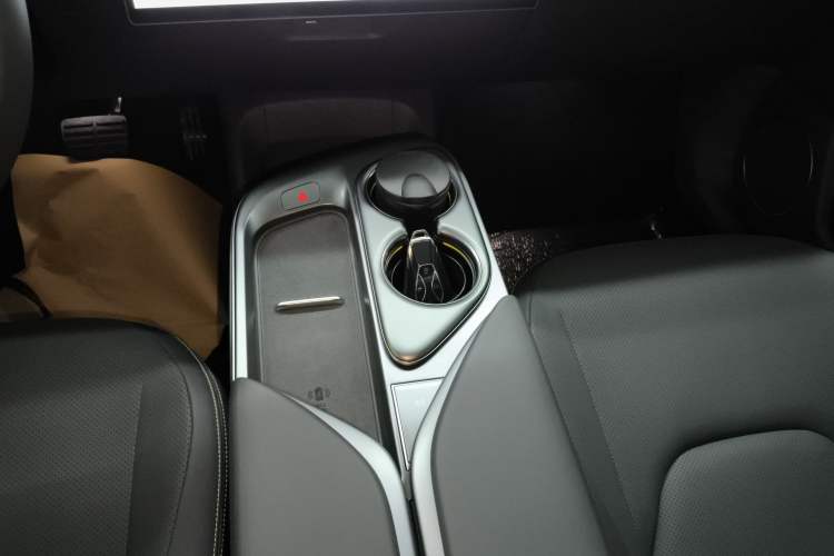 Used ARCFOX Alpha T5 2026 Model Pure Electric 560 Yuanjing Smart Driving Version
