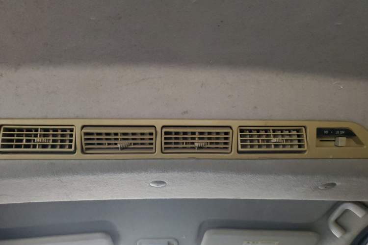 Used BAIC Weiwang M20 2014 1.5L Ultra-Luxury BJ415B Headliner