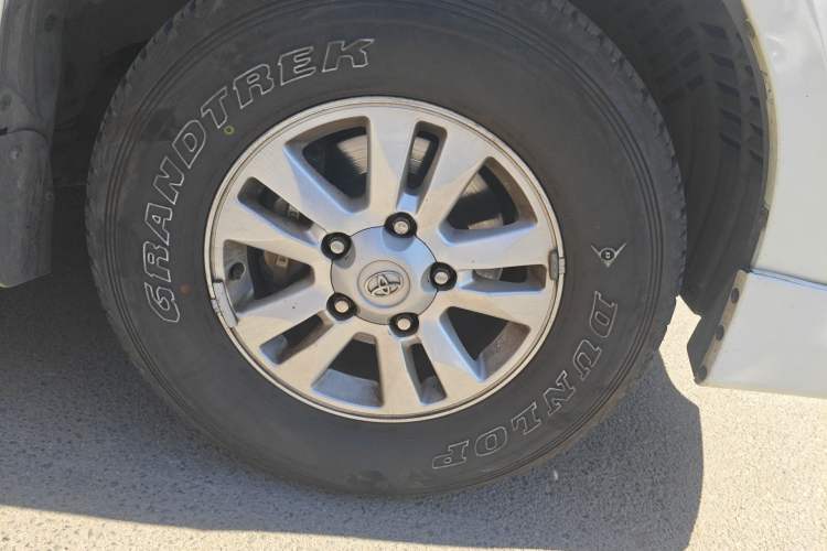 Used Toyota Land Cruiser  Right Front Wheel Hub