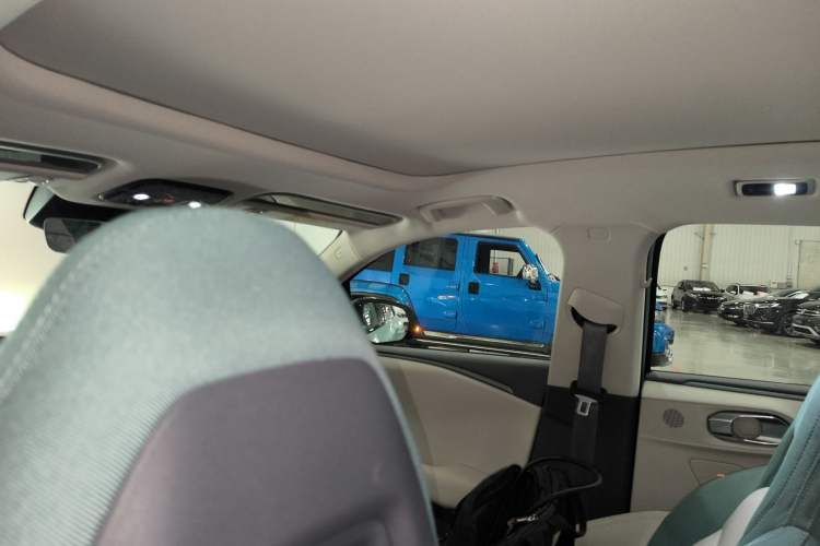 Used Lynk & Co 06 EM-P 2023 EM-P 126 Long-Range Halo