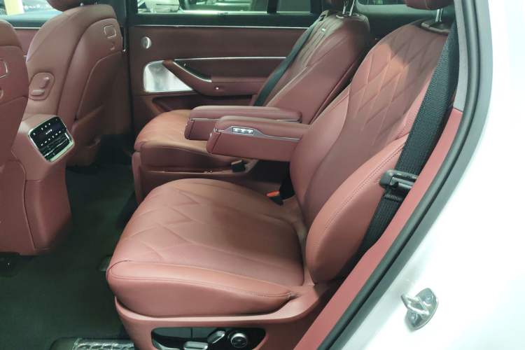 Used Hima AITO M8 2025 Extended-Range Ultra Version 53.4 kWh 6-Seater Edition