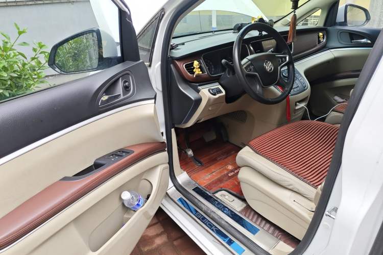 Used Buick GL8 2017 25S Luxury Version China V Standard Driver Seat