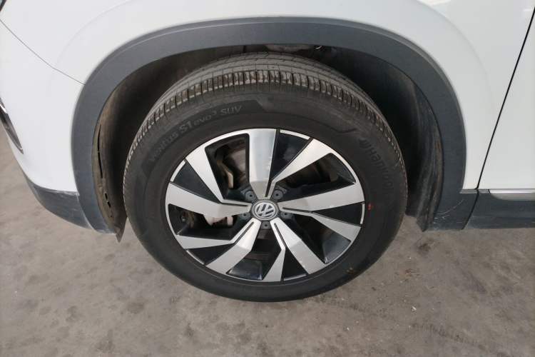 Used Volkswagen Tayron 2019 330TSI Two-Wheel Drive Luxury Model China VI Standard Left Front Wheel Hub