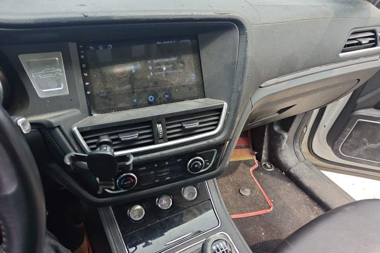 Used Zotye T600 2016 Sports Edition 1.5T Manual Luxury Model Audio And AC Panel