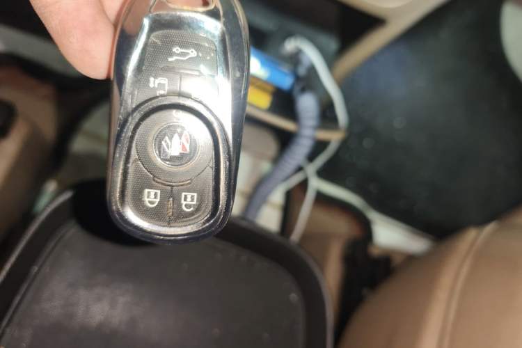 Used Buick GL8 2021 ES Land Cruiser 653T Flagship Model Vehicle Key