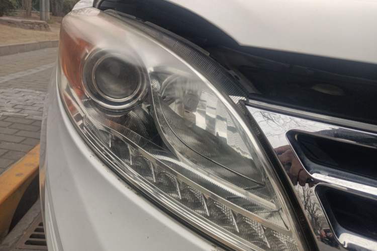 Used GAC Trumpchi GS5 2014 2.0L Automatic Two-Wheel Drive Deluxe Edition Right Front Headlight