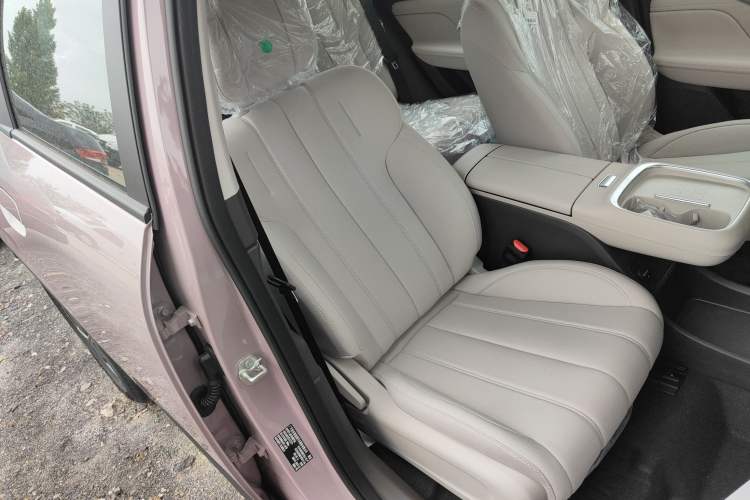 Used AION UT 2025 330 Starlight Edition Right Front Seat