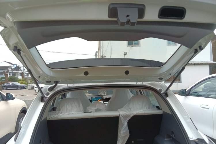 Used Geely Galaxy Geome 2026 Model 310km Youth Edition Trunk