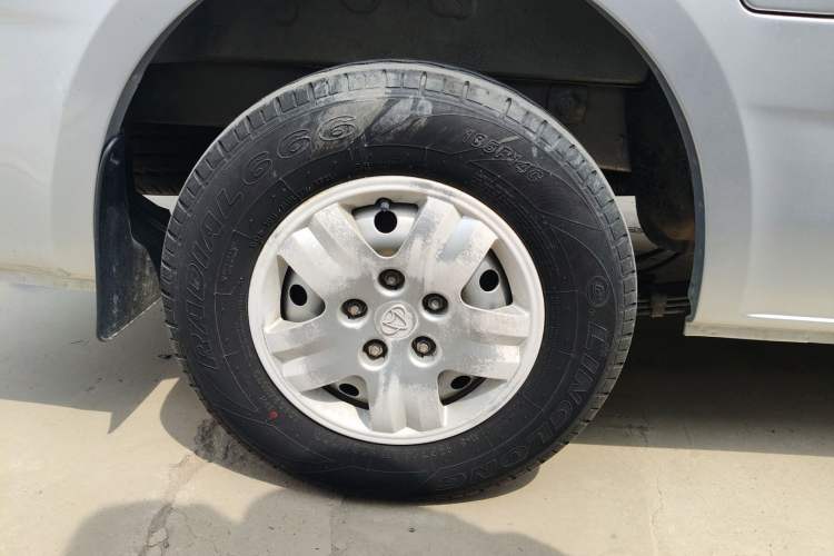 Used CHANGAN KAICHENG Ruixing M60 2020 1.5L Standard Version China VI 6-Seater DAM15KR Right Rear Wheel Hub