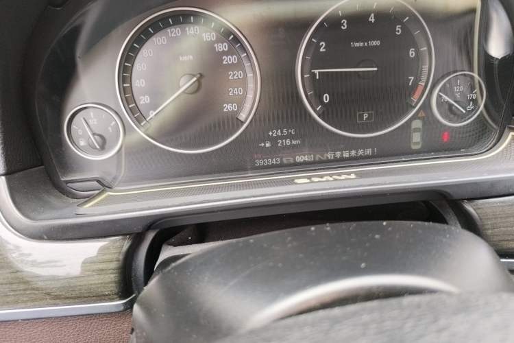 Used BMW 5 Series 2014 525Li Luxury Design Package
