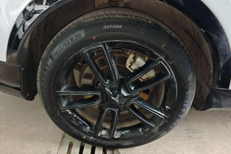 Used VOYAH FREE 2024 Ultra-Long Range Intelligent Driving Version Exterior 5