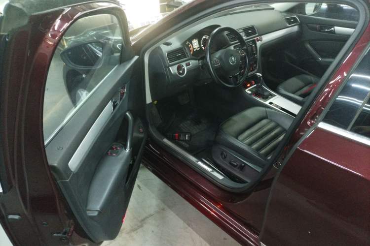 Used Volkswagen Passat 2014 1.8TSI DSG Prestige Edition Driver Seat