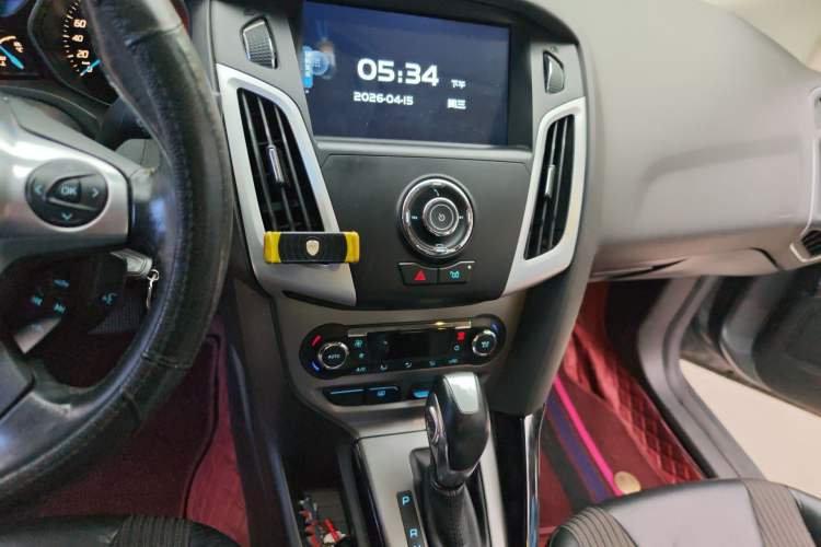 Used Ford Focus 2012 Sedan 1.6L Automatic Fashion Edition
