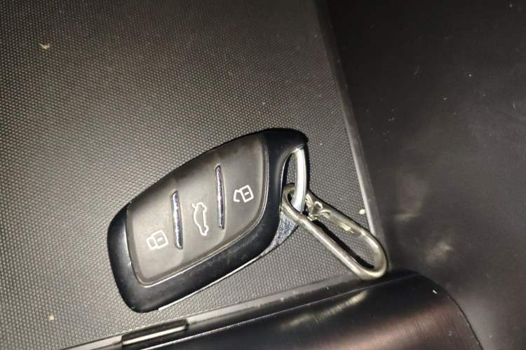 Used Roewe i5 2023 1.5L Manual Comfort Edition Vehicle Key