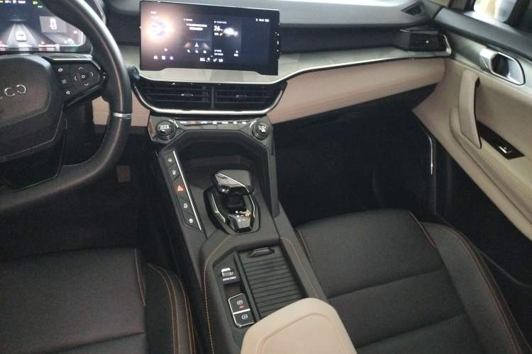 Used Lynk & Co 06 EM-P 2022 PHEV 84 km Range Pro Version