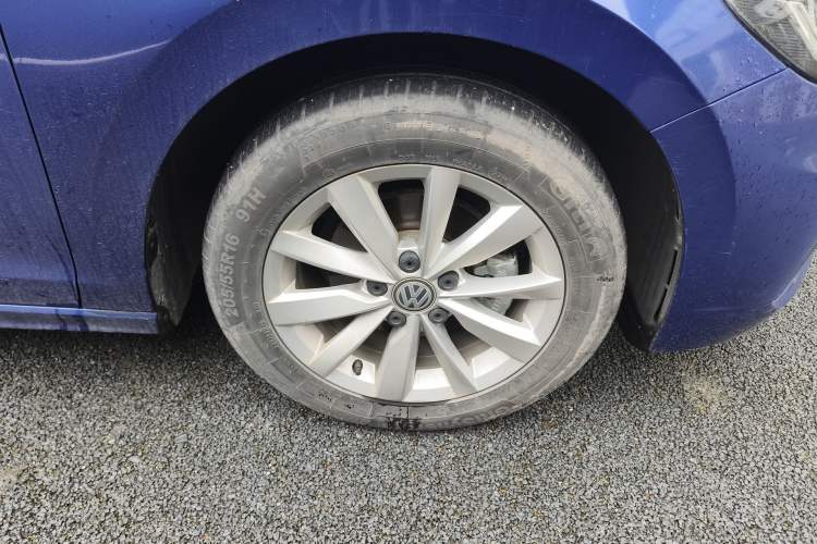 Used Volkswagen Bora 2019 1.5L Automatic Comfort Model Right Front Wheel Hub