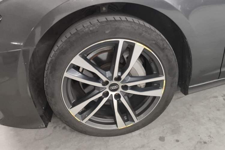 Used Audi A6L 2022 40 TFSI Luxury Dynamic Model Left Front Wheel Hub