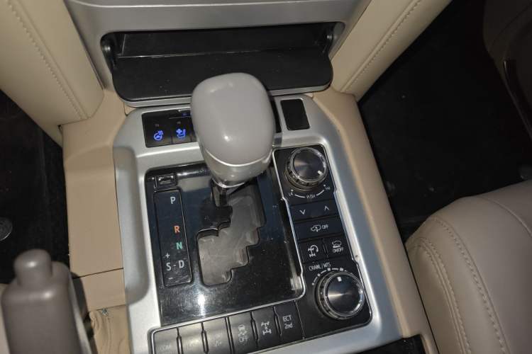Used Toyota Land Cruiser 