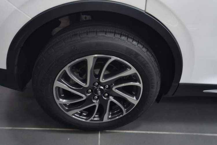 Used Lincoln Corsair 2022 2.0T Two-Wheel Drive Deluxe Edition Right Rear Wheel Hub