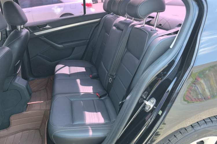 Used Volkswagen Lavida 2015 1.6L Manual Comfort Edition Left Rear Seat