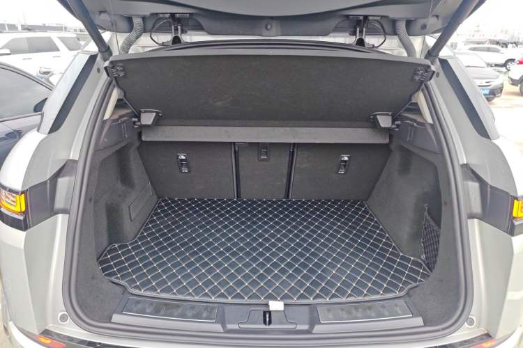 Used Land Rover Range Evoque 2021 Range Rover L 249 PS R-Dynamic SE Luxury Edition Trunk