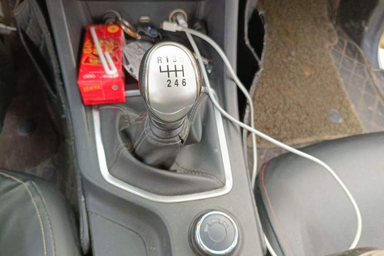 Used Great Wall Wingle 7 2019 2.0T Diesel 4x4 Elite Version China VI Standard Big Double Cab – GW4D20M Gear Lever