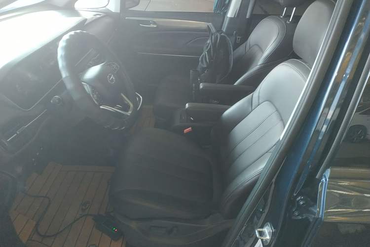 Used GAC Trumpchi M6 2019 270T DCT Prestige Edition (7-seater) China VI Left Front Seat