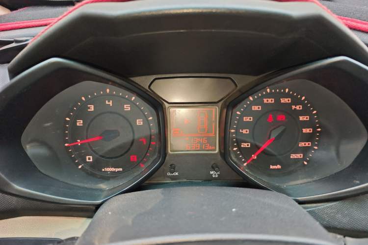 Used Chery Fengyun 2 2013 Hatchback 1.5L Manual Ruiyi Edition