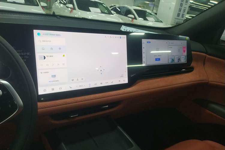 Used CHANGAN CS75 PLUS 2025 4th Generation UItra 2.0T New Blue Whale – Smart & Powerful Version
