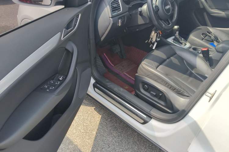 Used Audi Q3 2015 35 TFSI Comfort Model