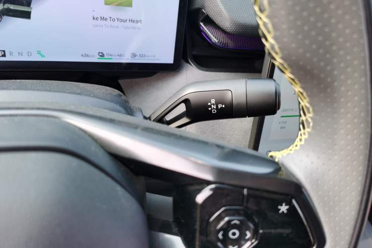 Used Lynk & Co 08 EM-P 2025 245 km Ultra-Long Range Pro Gear Lever