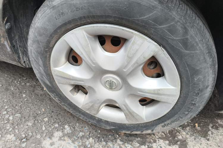 Used Nissan Sunny 2011 1.5XE CVT Comfort Edition Right Front Wheel Hub