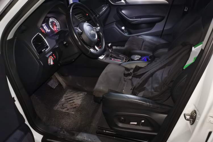 Used Audi Q3 2016 40 TFSI quattro all-wheel-drive sport model Driver Seat