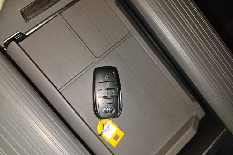 Used Toyota Sienna 2024 2.5L Hybrid Four-Wheel Drive Prestige Edition