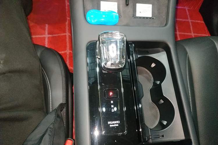 Used Hima AITO M7 2022 1.5T Four-Wheel Drive Luxury Edition Gear Lever