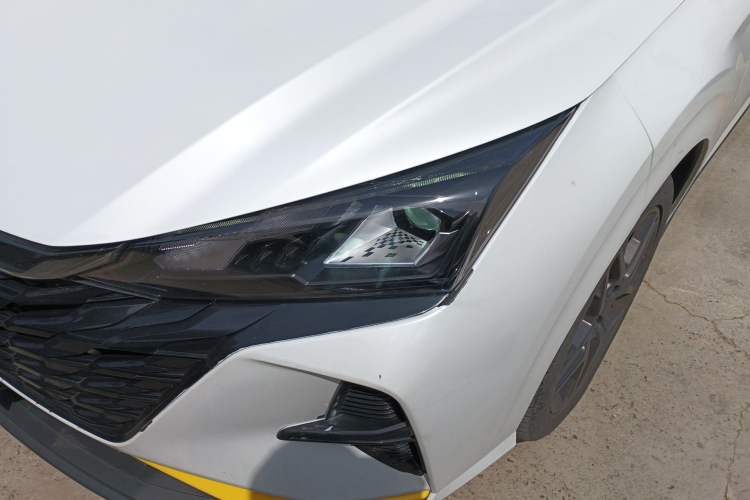 Used Dongfeng Aeolus Yixuan 2023 Mach Edition 1.5T Automatic Pursuit Rider Version Left Front Headlight