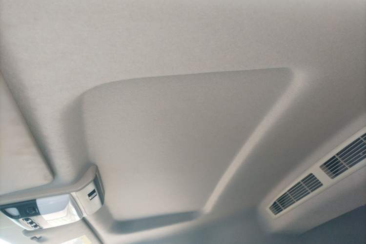 Used FORTHING Lingzhi 2022 Striving Version M5L 1.6L Luxury 7-Seater
