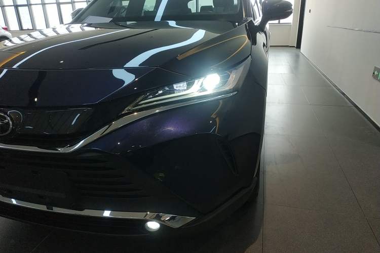 Used Toyota Harrier 2022 2.0L CVT Two-Wheel Drive Deluxe Edition