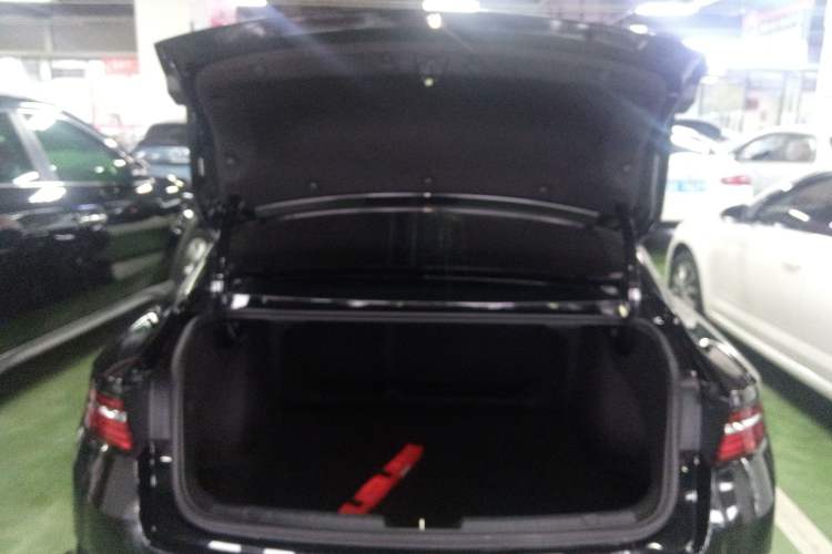 Used Geely Auto Preface 2025 Dongfang Yao 1.5TD Fuyao Edition Trunk