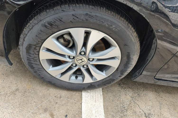 Used Honda Accord 2014 2.0L LX Comfort Edition Left Front Wheel Hub