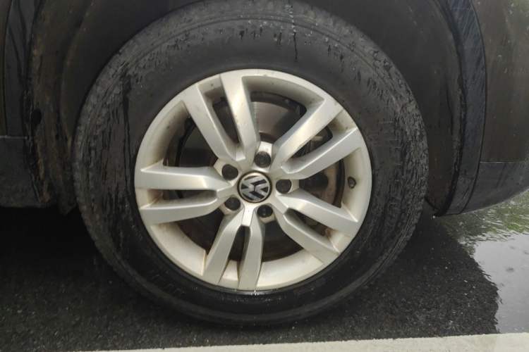Used Volkswagen Tiguan 2015 1.8TSI Automatic Two-Wheel Drive Trend Edition Right Front Wheel Hub