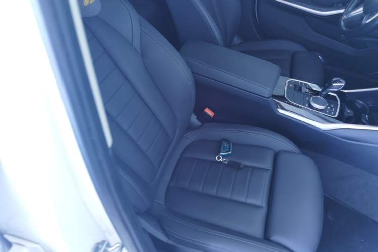 Used BMW 3 Series 2021 320Li M Sport Package Right Front Seat
