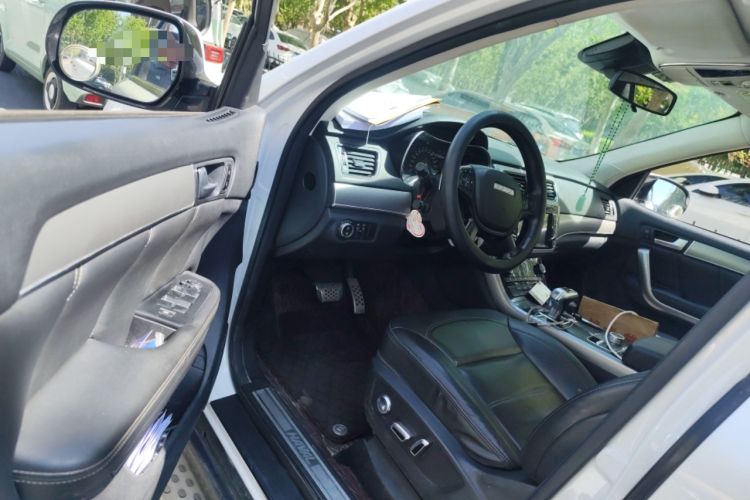 Used Haval H8 2017 2.0T Gasoline Two-Wheel Drive Enjoyment Version Driver Seat