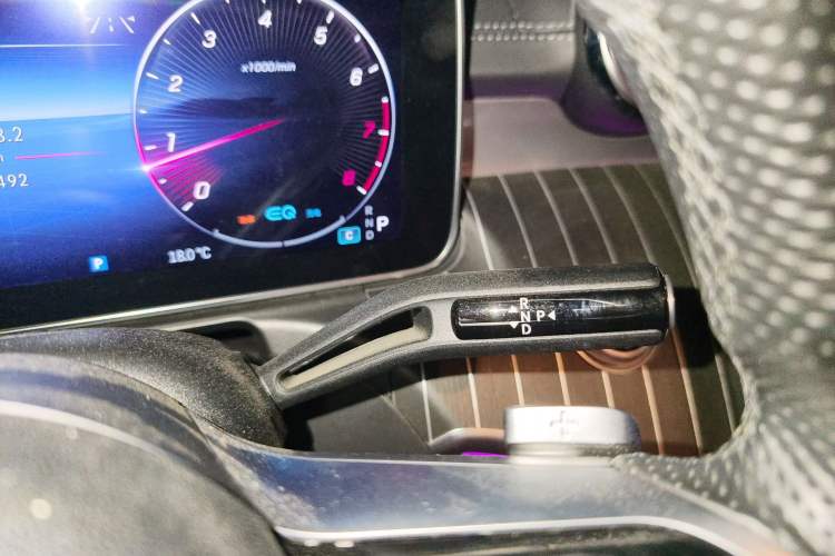 Used Mercedes-Benz C-Class 2022 Restyled C 260 L Sport Edition Gear Lever