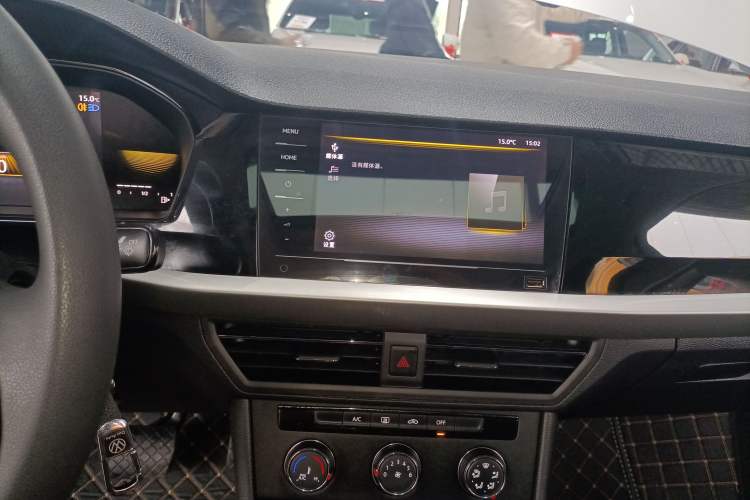 Used Volkswagen Lavida 2022 1.5L Automatic Comfort Edition Audio And AC Panel