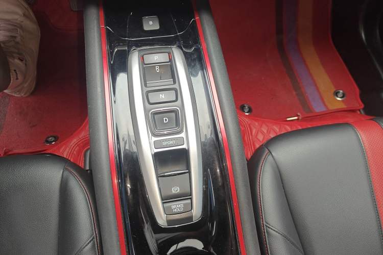 Used Everus VE-1 2021 S Pirelli Edition Gear Lever