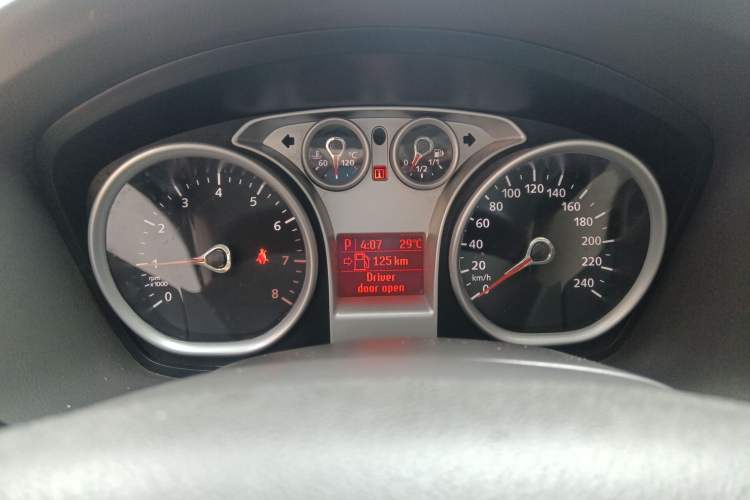 Used Ford Focus 2011 Hatchback 1.8L Automatic Fashion Edition