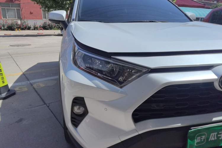 Used Toyota RAV4 2022 2.0L CVT Two-Wheel Drive Fashion Edition
