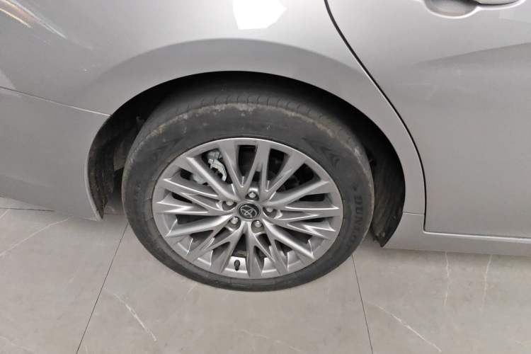 Used Toyota Avalon 2024 Dual-Motor 2.0L Luxury Edition
